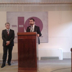 image 9dce60abb667739f5ea357e5b5702a5c037b66a85ce12b4bd5684e024b51f2f8 V