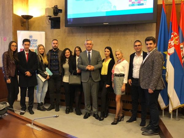 Studenti u panel diskusiji, na Prvoj godišnjoj konferenciji lokalnih skupština